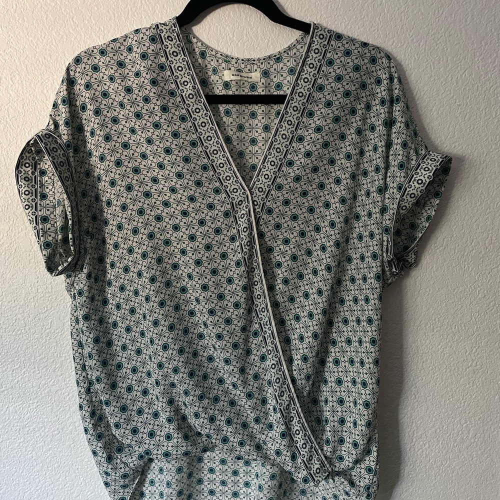 🌟5/$15🌟 Max Studio V-Neck Wrap Blouse